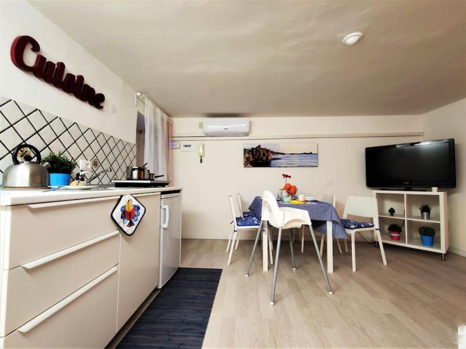 Central Apartments Mezzanine - 1 Min To Via Etnea كاتانيا المظهر الخارجي الصورة